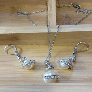 Brand New Matching Pearl and Diamond set